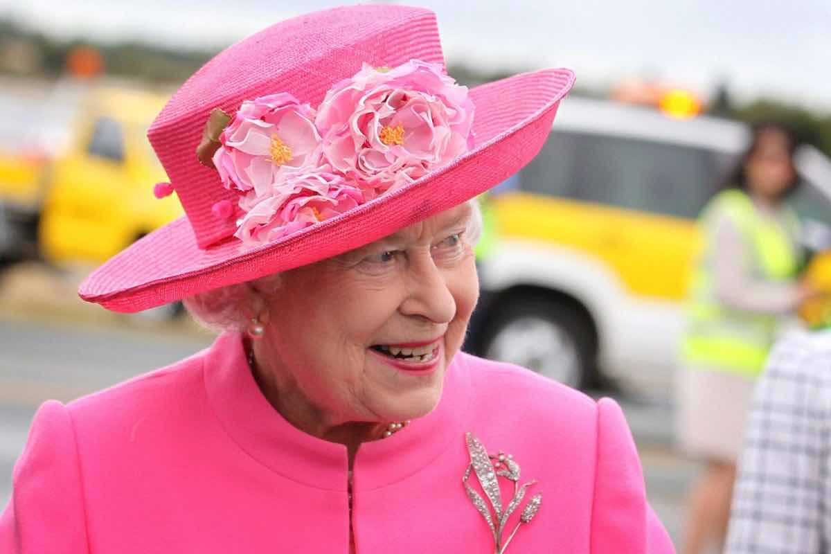 Il gesto della regina Elisabetta II per il nipotino Archie