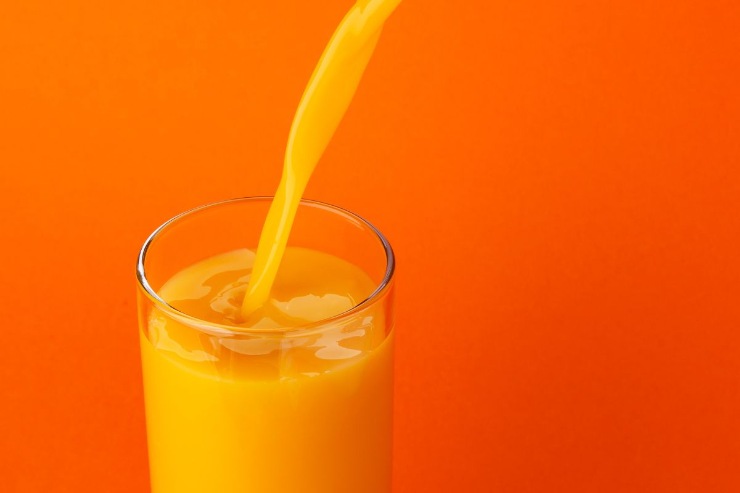 Succo d'arancia confezionato: perché è meglio evitarlo