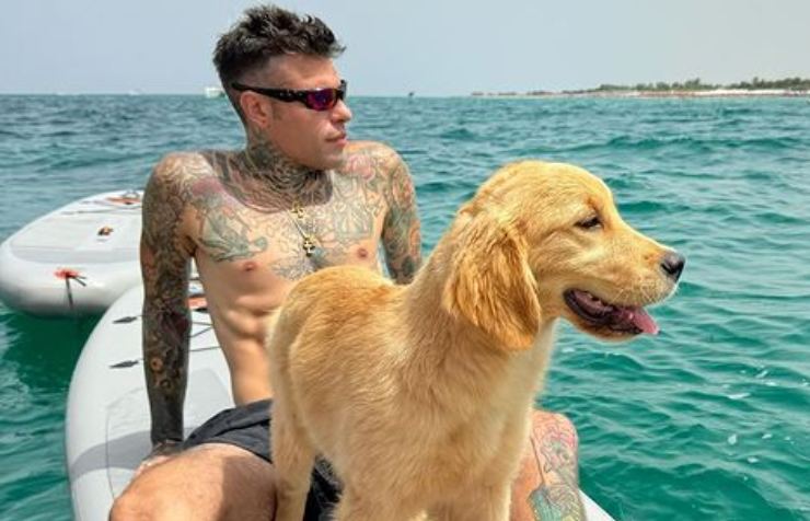 Cosa è successo a Fedez in vacanza