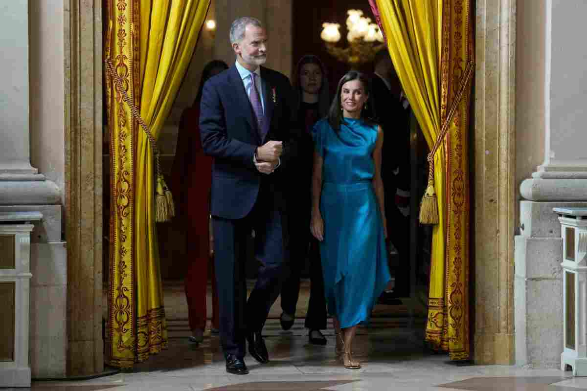 Royal Family: Letizia ha tradito re Felipe?