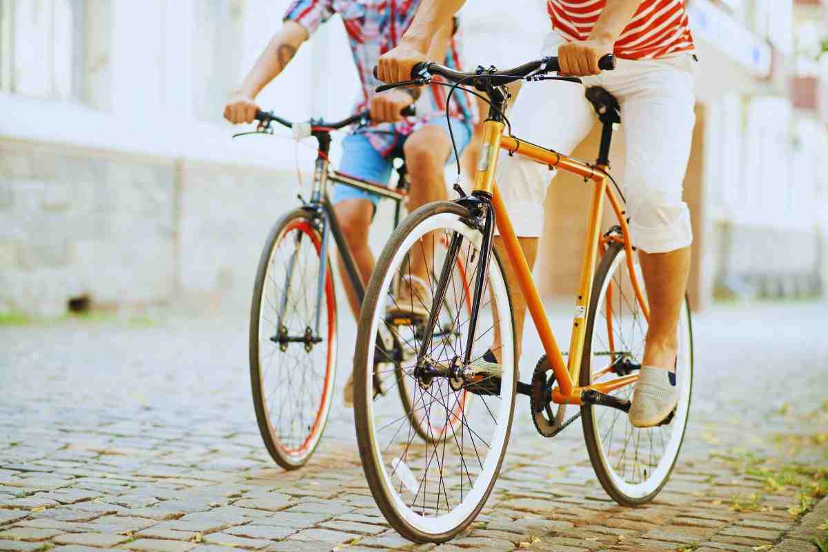 Come viaggiare gratis in bici