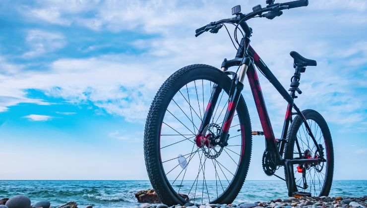 Bici e sfida per la donna