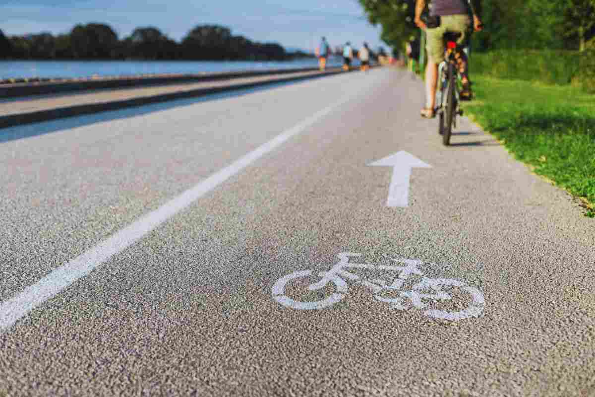 Pista ciclabile com fare?