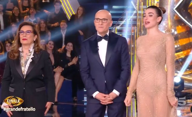 la verità sul contratto dei concorrenti del grande fratello